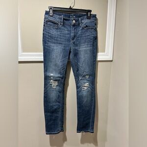 White House Black Market  4 Blue Distressed Jeans‎